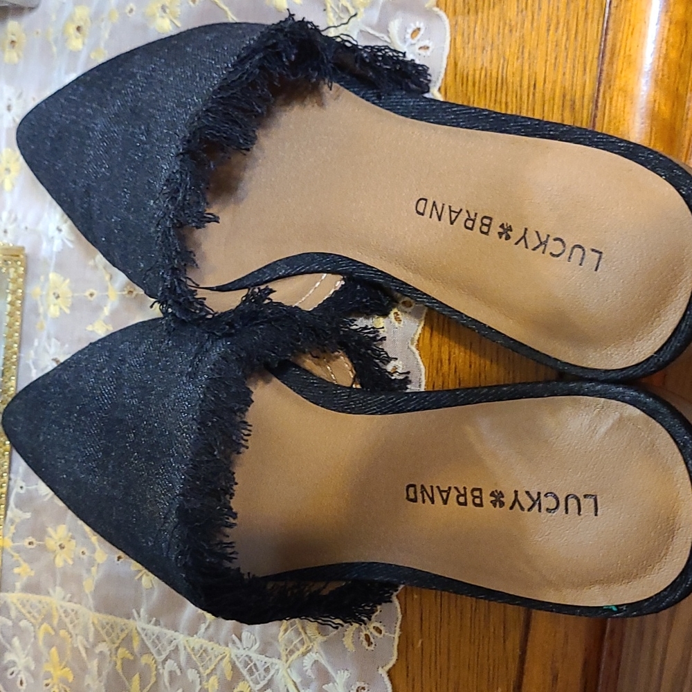 Accessories - Picture 3 of 3
